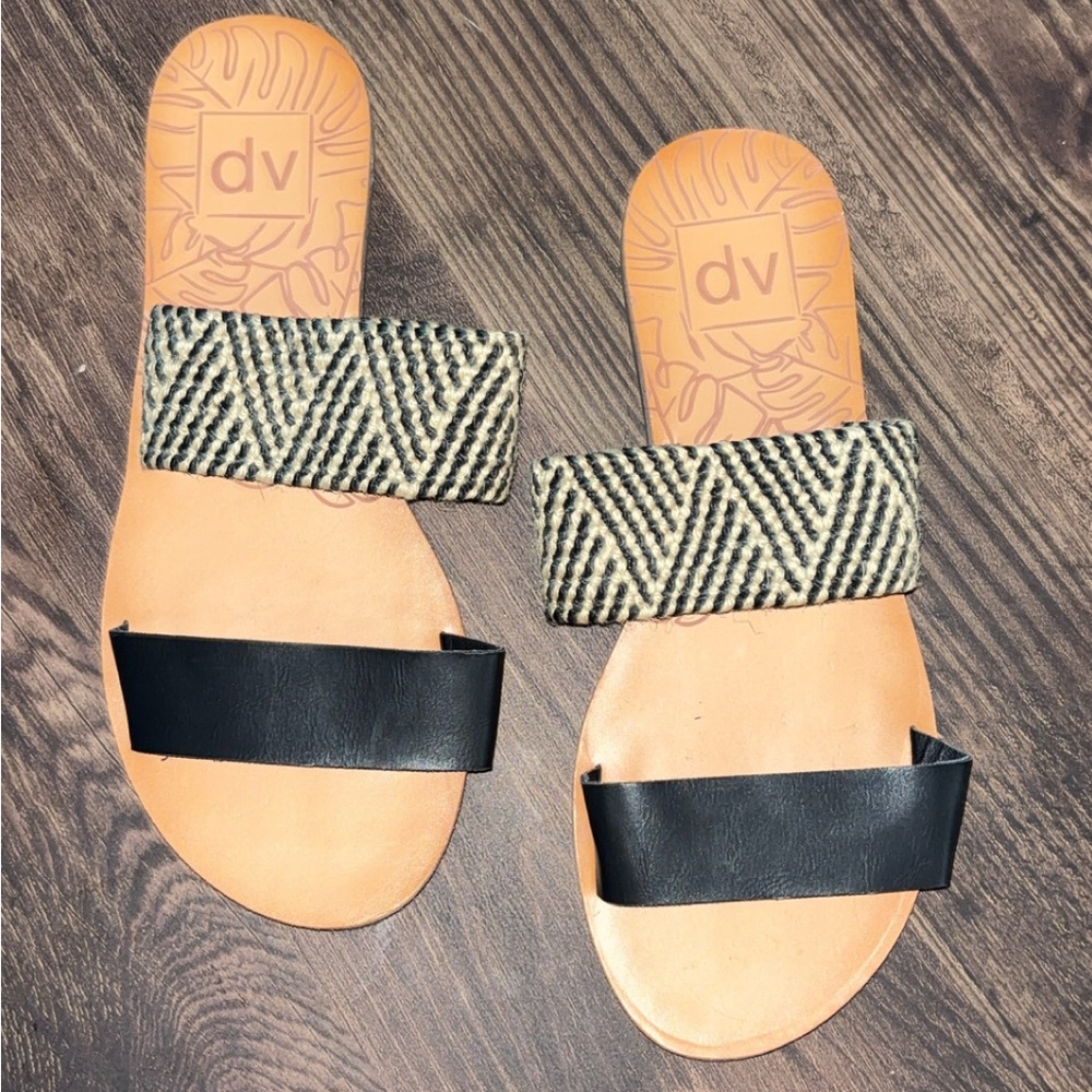 DV by Dolce Vita Women's Black and Tan Sandals